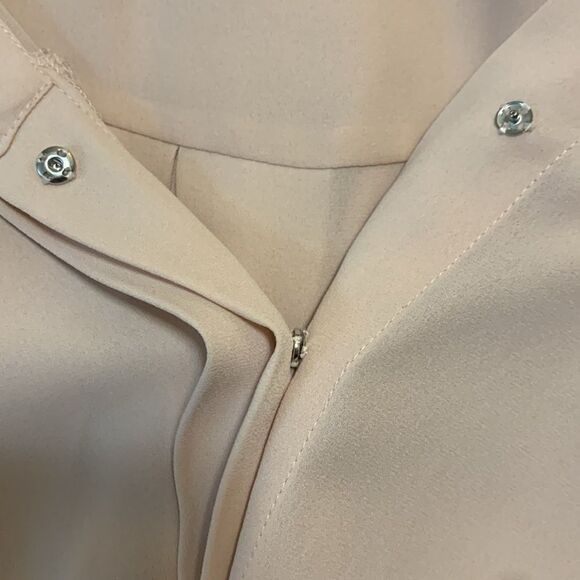 H&M, blouse, sleeveless, button down rough hewn edges, size 4 - Picture 7 of 14